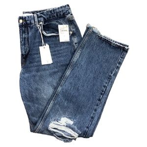 Good American High Waste Destroyed Straight
Leg Jean
